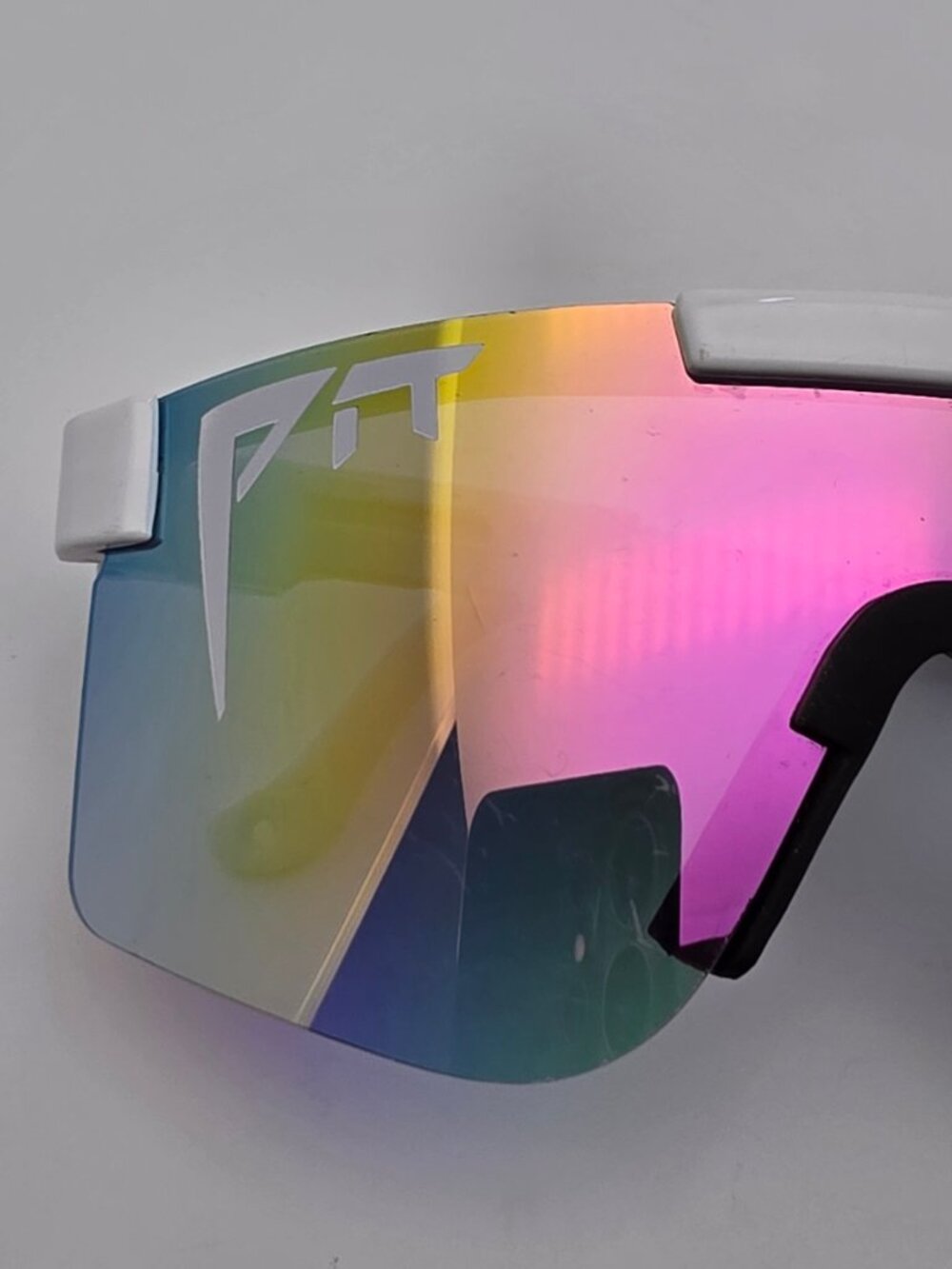 *SOLD* Pit Viper Miami Nights 2000 White Frame Rainbow Photochromatic Sunglasses - Picture 15 of 15